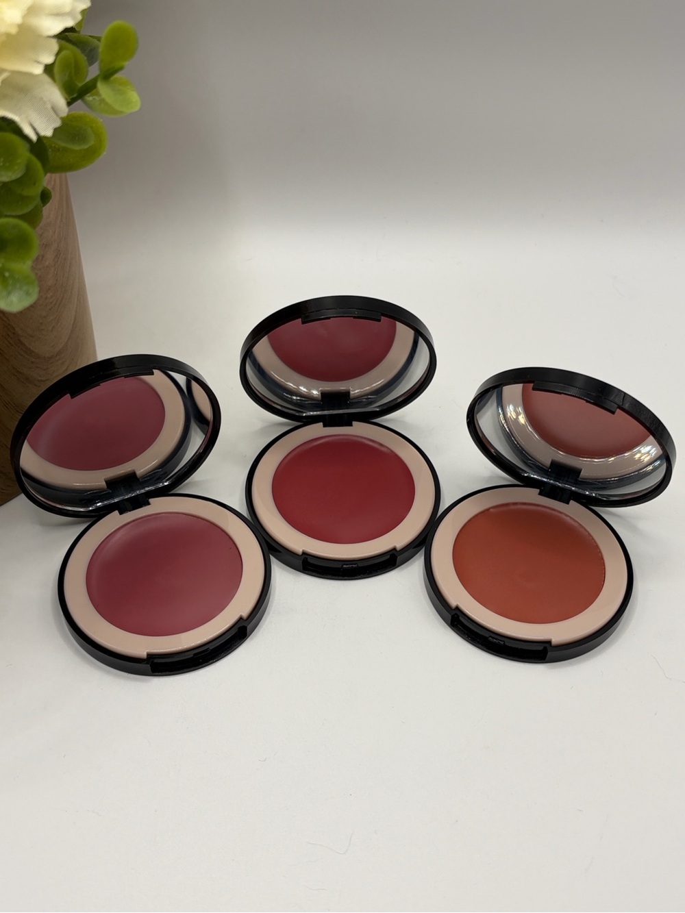 Doll 10 HydraGel Cream Balm 3-Pack Compacts